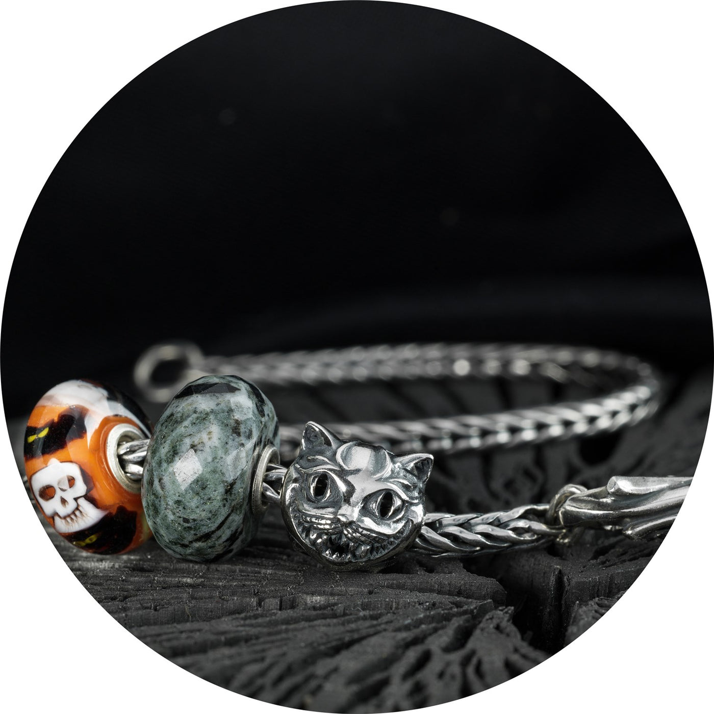 Enchanting Shadowcat Bracelet